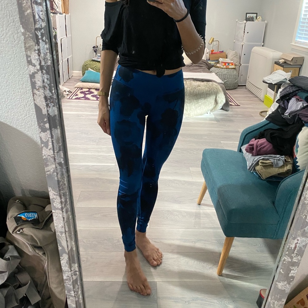 Lululemon floral blue and black yoga pants